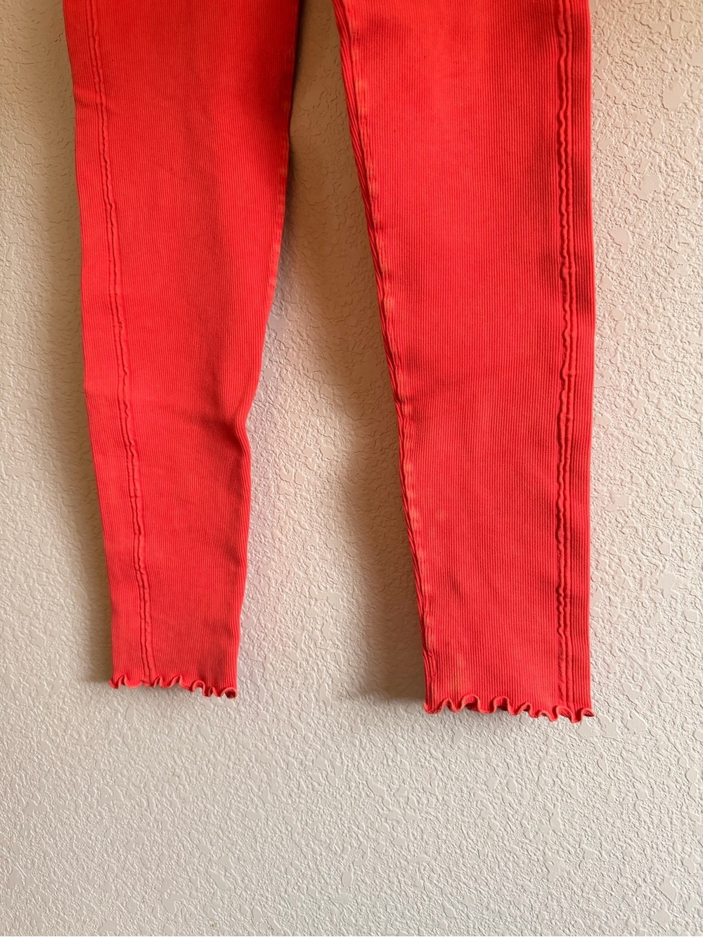 Daily Practice High-Waist Coral Ribbed Leggings Lettuce Hem - Picture 3 of 6